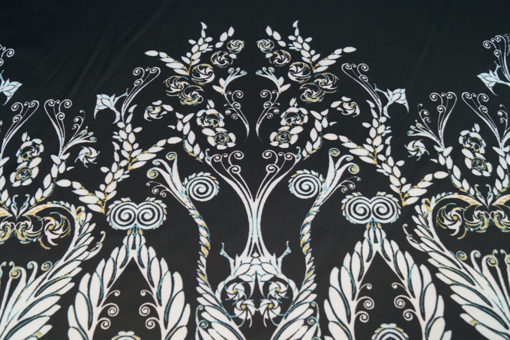 Атласная ткань с печатным рисунком Just Cavalli Купить атласную ткань Just Cavalli с печатным рисунком в интернет магазине тканей fashion G