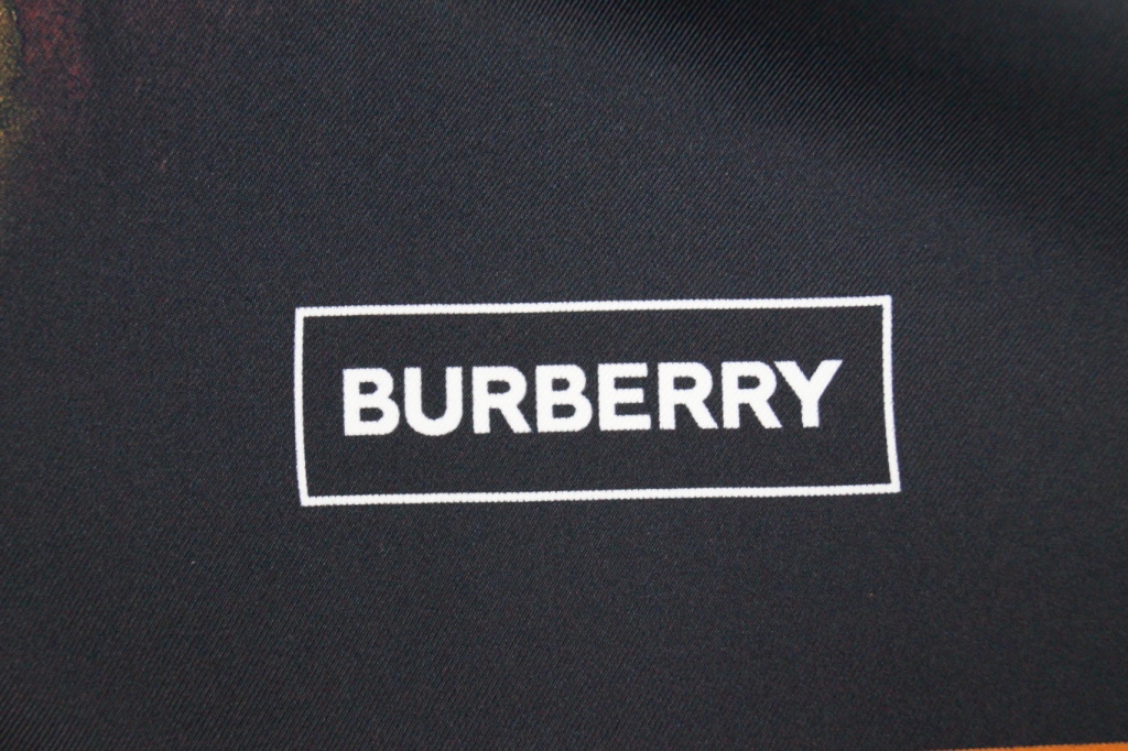 Шелковый платок Burberry Шелковый платок Burberry